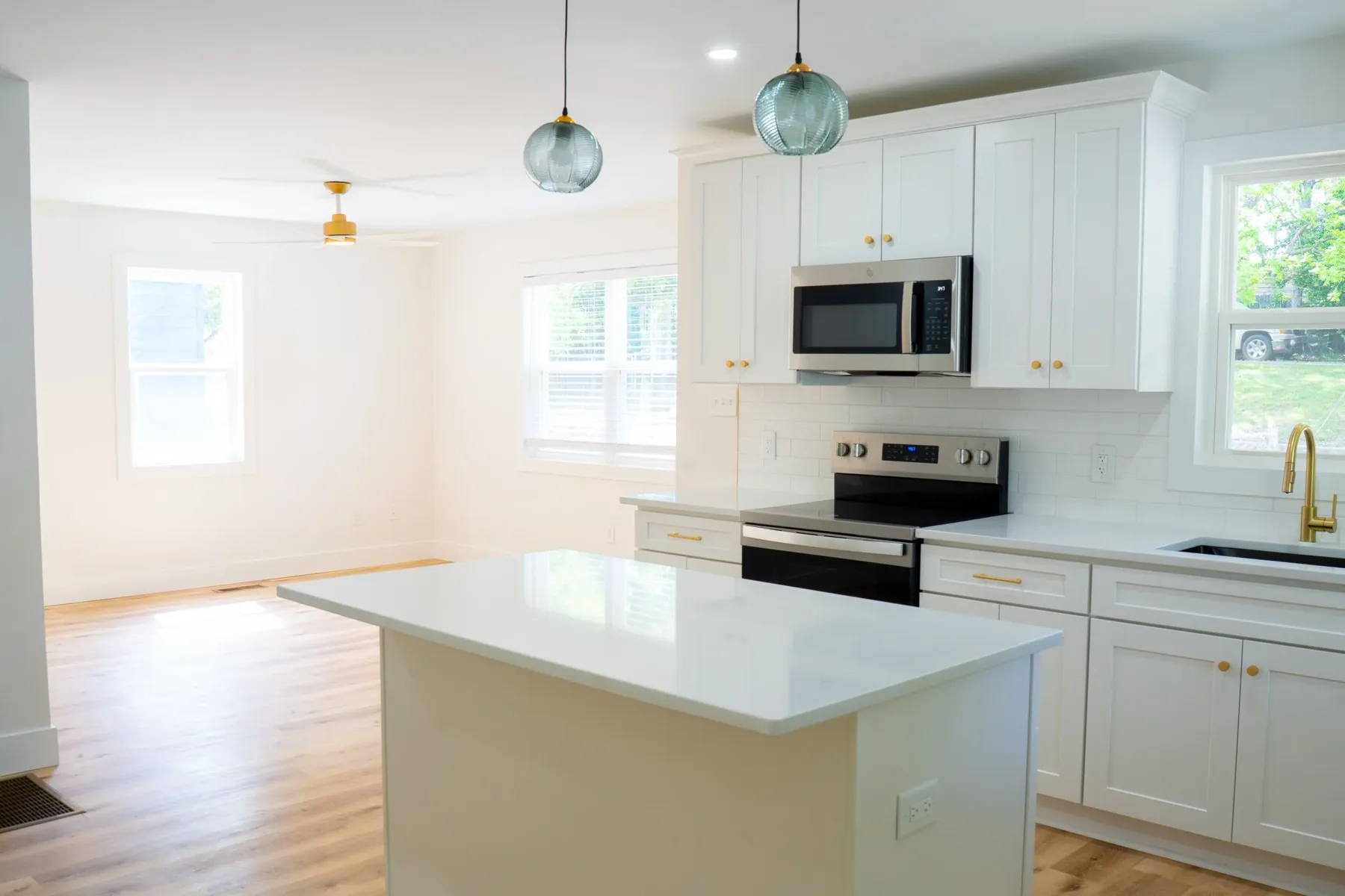 Kitchen island with quartz top